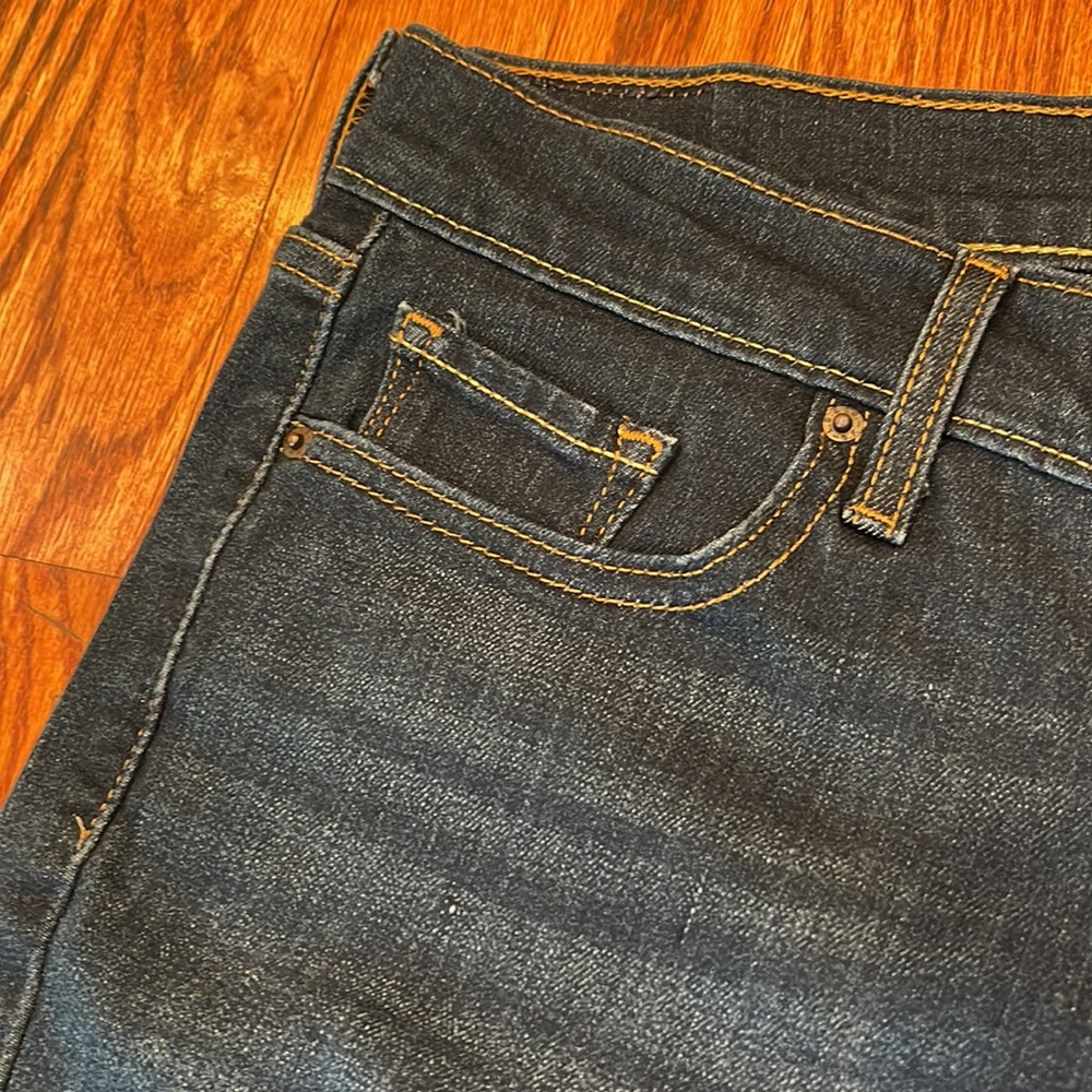 HOST PICK ⭐️ Like New Condition Levi’s Denim Shorts Size 26 - Picture 5 of 8